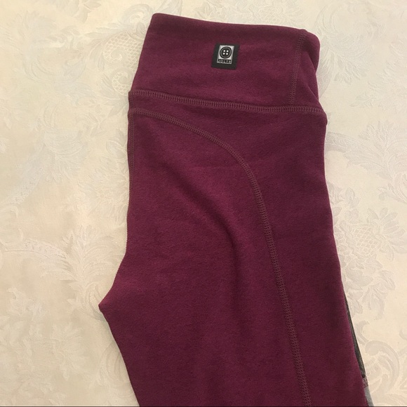 Jolyn Chip Leggings size medium - Picture 5 of 6